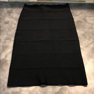 BCBG FITTED SKIRT